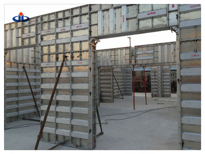 Der Gebäude-Verschalungs-Baugerüst-Platten-Platte des Stahlbaugerüst-System-Legierungs-6061 Silber-T6 Aluminium